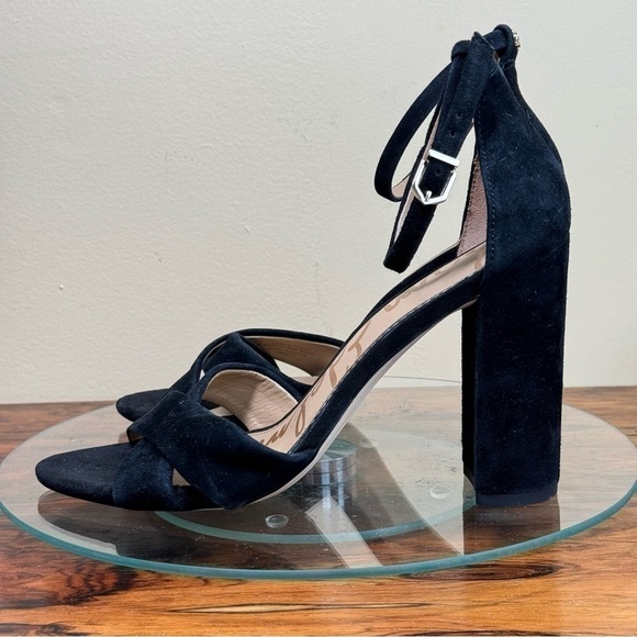 NEW Sam Edelman Yancy Suede Heels - Picture 1 of 15